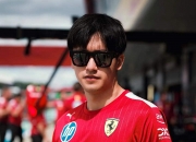 英雄联盟总决赛2025-哈斯车队鏖战索伯车队，周冠宇统治全场