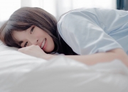 英雄联盟总决赛直播-当深圳大运中心破次元壁，切特·霍姆格伦如何用七尺身躯下了一盘国际象棋？