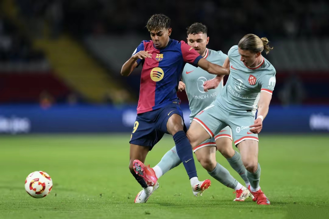 关于西班牙主力后卫遭遇停赛，球队迅速调整战术的信息