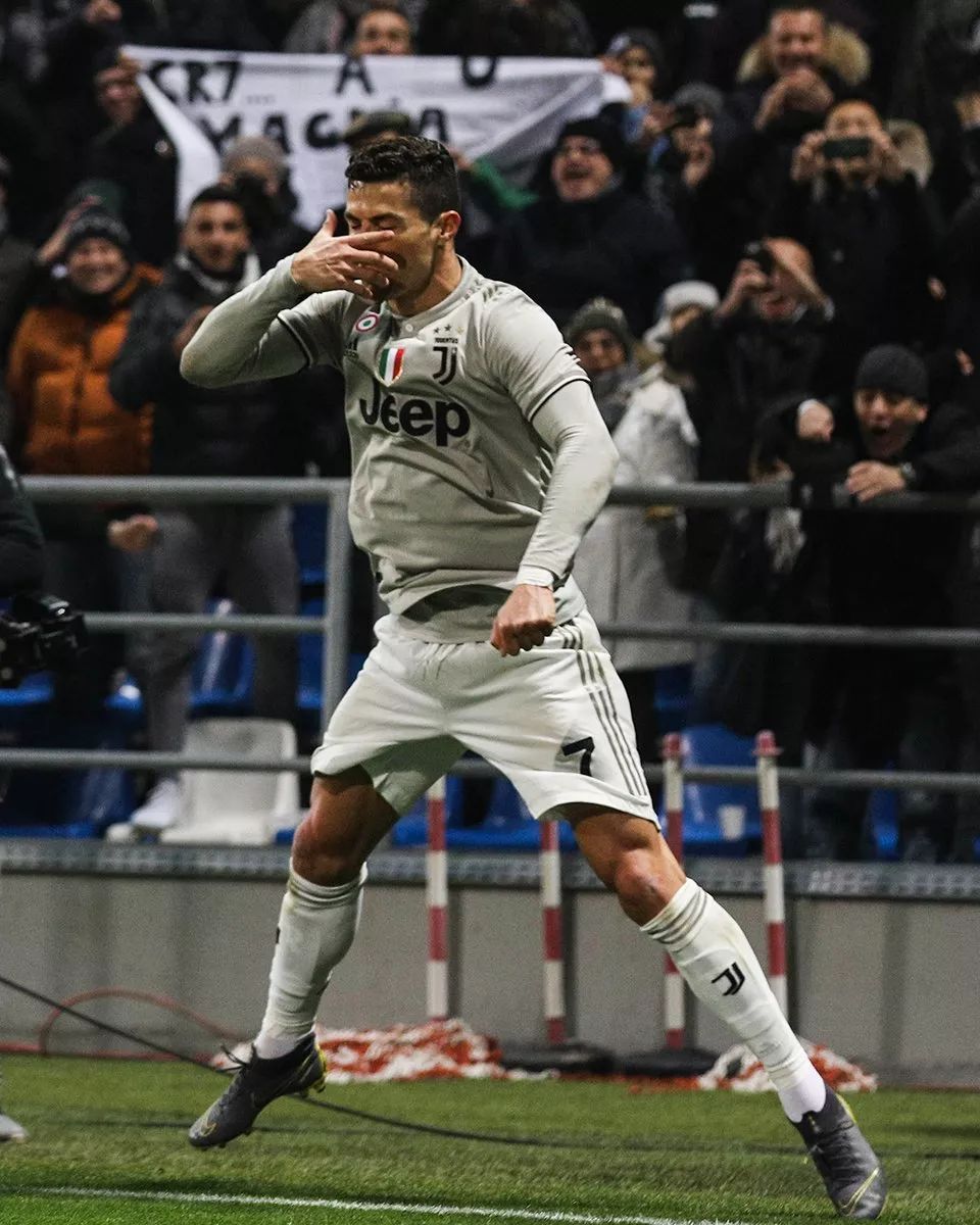 卡利亚里全员备战,冲击胜利 卡利亚里全员备战,冲击胜利