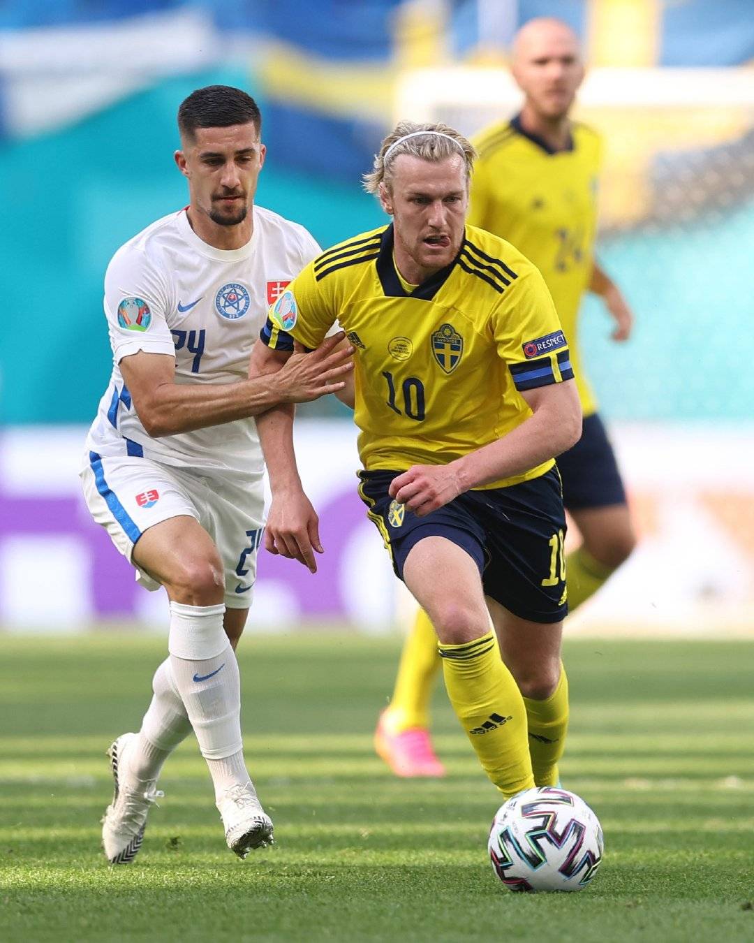 斯洛伐克大胜冰岛,提前晋级欧锦赛 斯洛伐克大胜冰岛,提前晋级欧锦赛