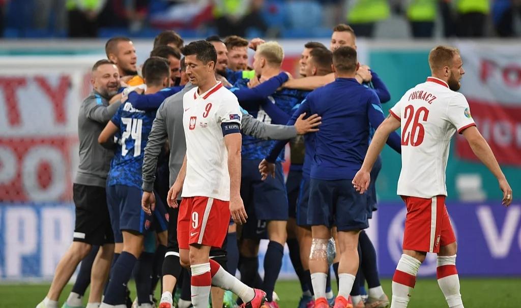 斯洛伐克大胜冰岛,提前晋级欧锦赛 斯洛伐克大胜冰岛,提前晋级欧锦赛