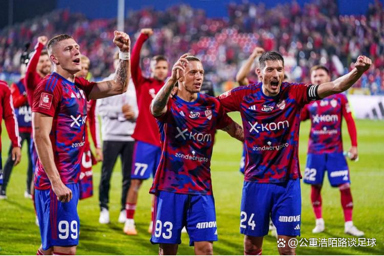 阿贾克斯小组赛表现不俗,晋级八强 阿贾克斯小组赛表现不俗,晋级八强