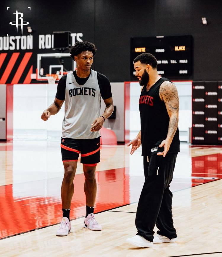 公牛完胜篮网,范弗利特高光表现 公牛完胜篮网,范弗利特高光表现