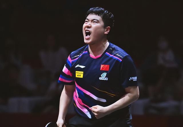 英格兰队鏖战中国队，梁靖崑刷新纪录