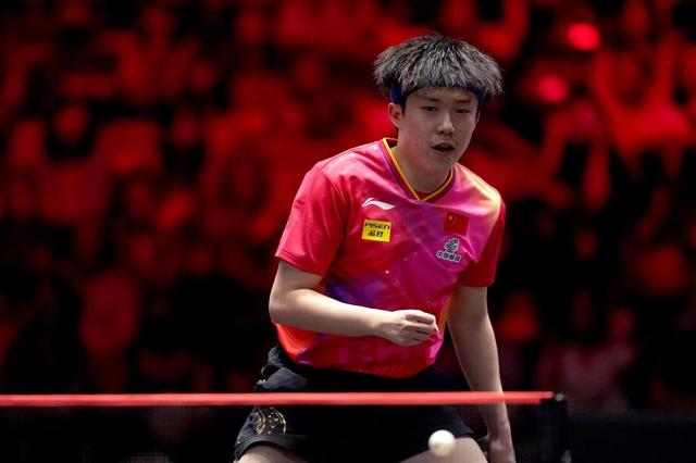 英格兰队鏖战中国队，梁靖崑刷新纪录