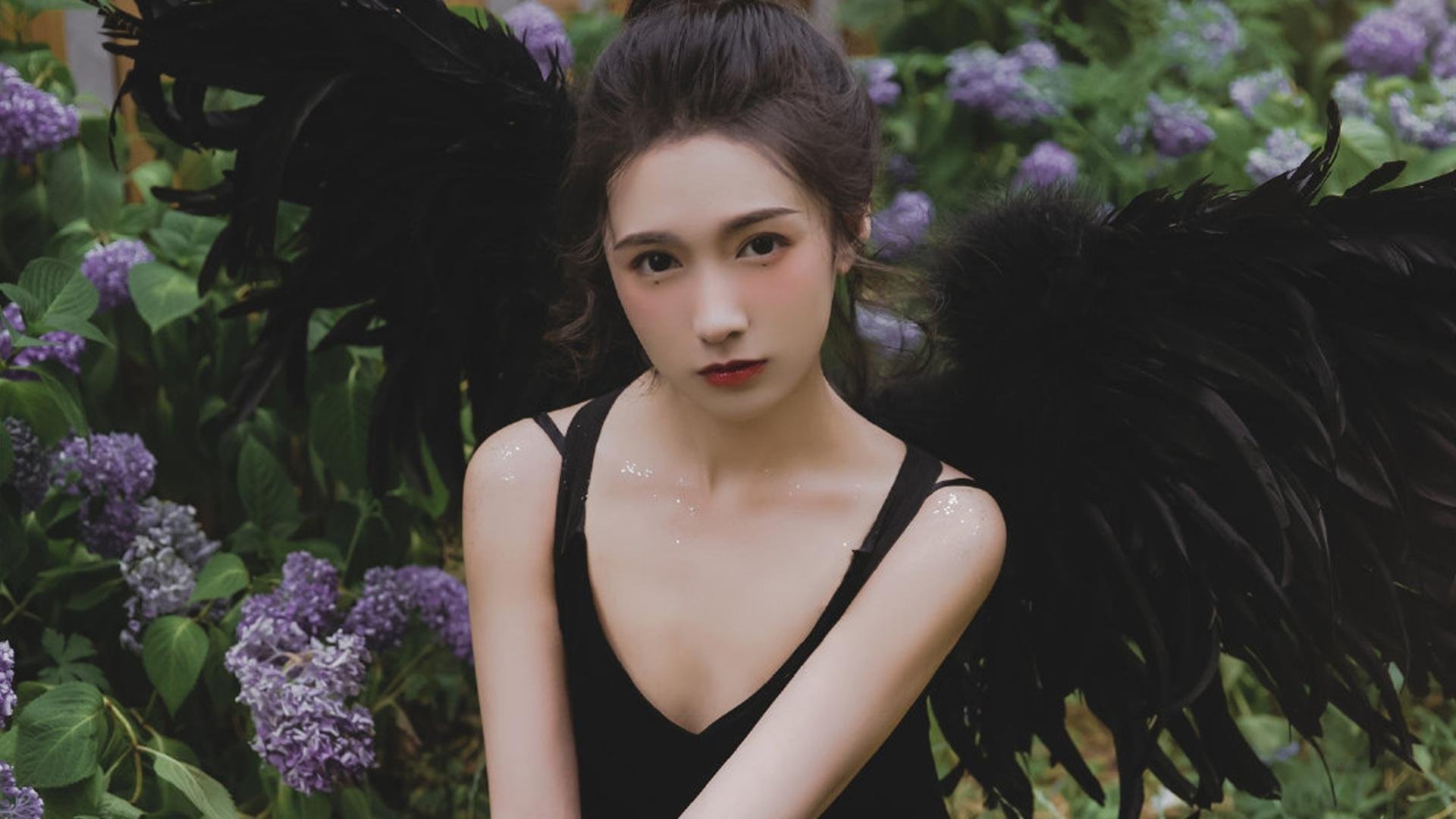 绿茵场上的隐形引擎,当西班牙遇见乌拉圭,德布劳内的节奏魔法