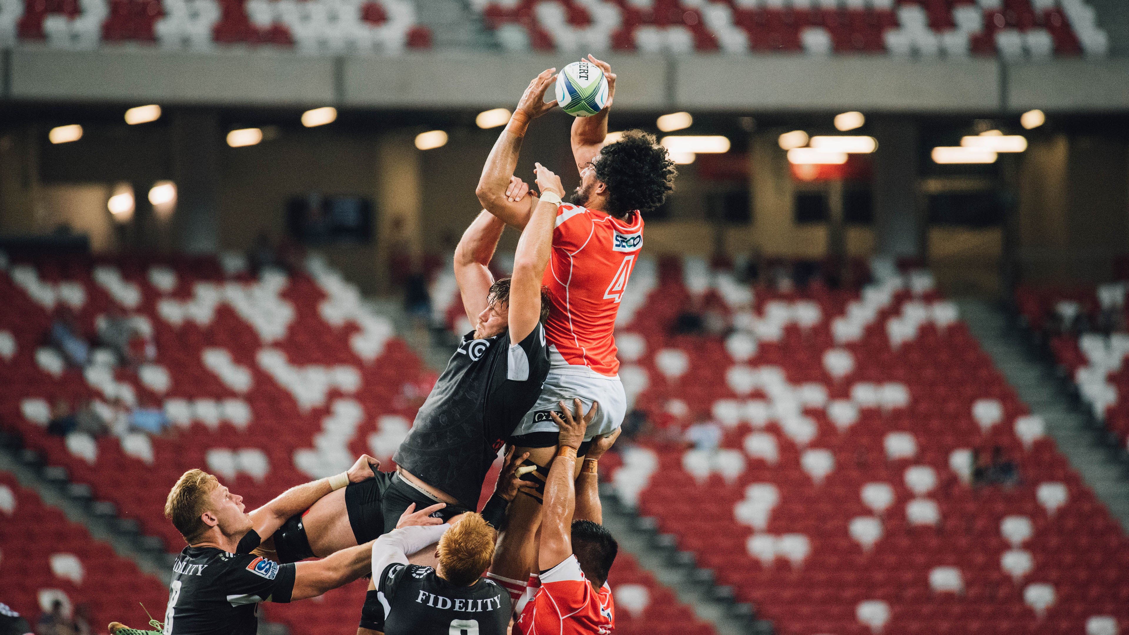 猎鹰掠翡翠岛，当亚特兰大之翼掀翻爱尔兰迷雾，C罗以脊梁扛起破碎的天空